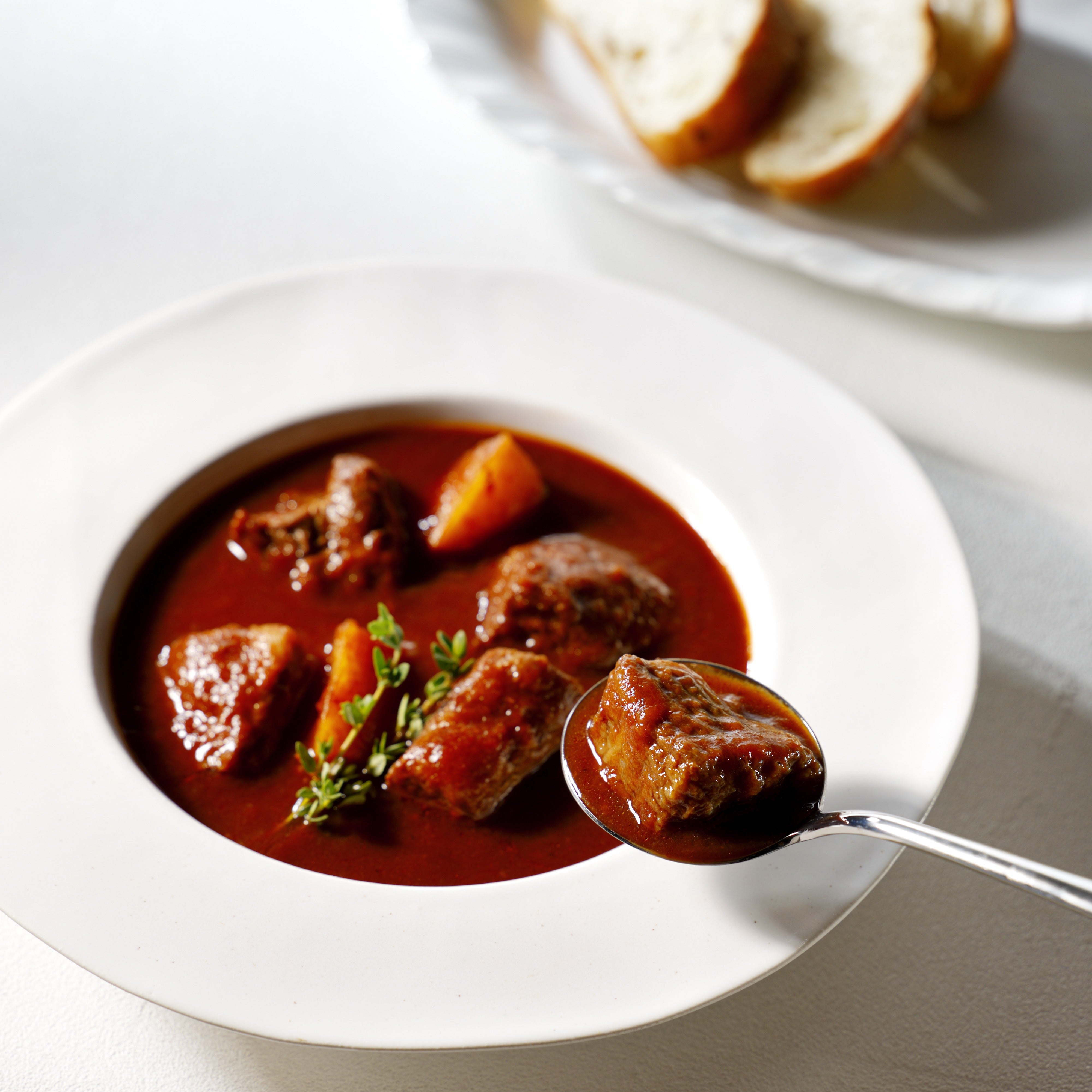 かねきち山本。レンチン | 近江牛ビーフシチュー <冷凍限定商品>