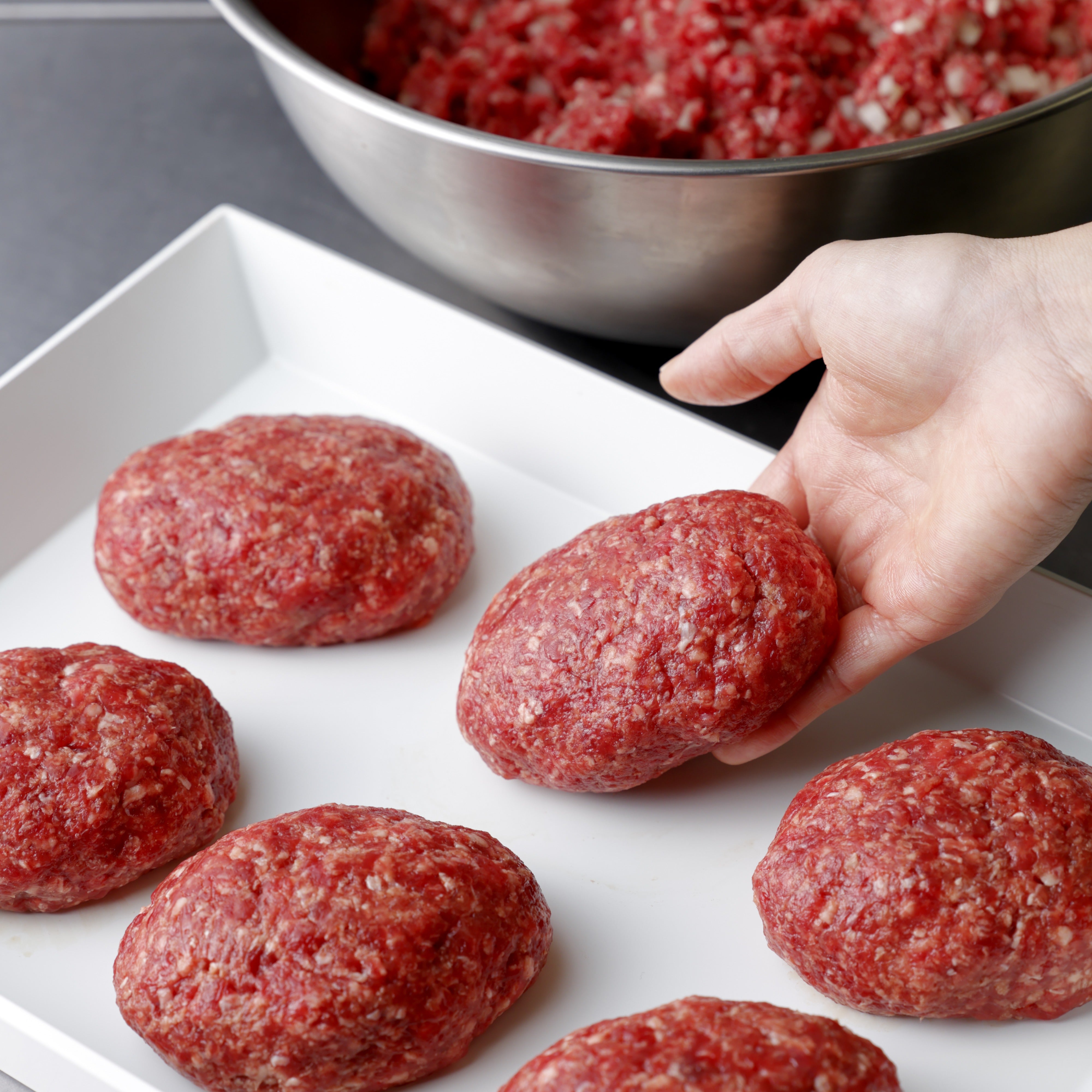 かねきち山本。レンチン| 近江牛チーズハンバーグ <冷凍限定商品>