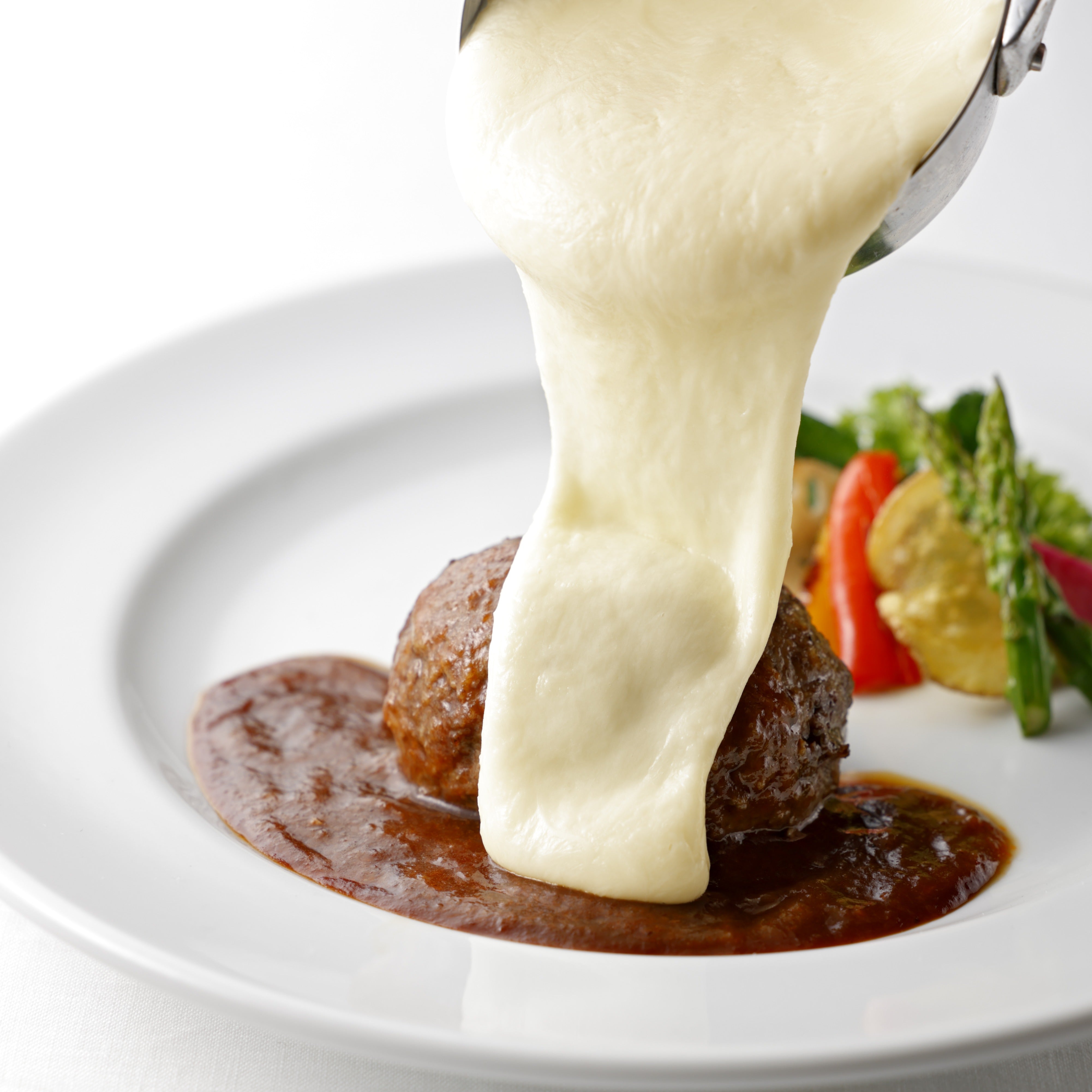 かねきち山本。レンチン| 近江牛チーズハンバーグ <冷凍限定商品>