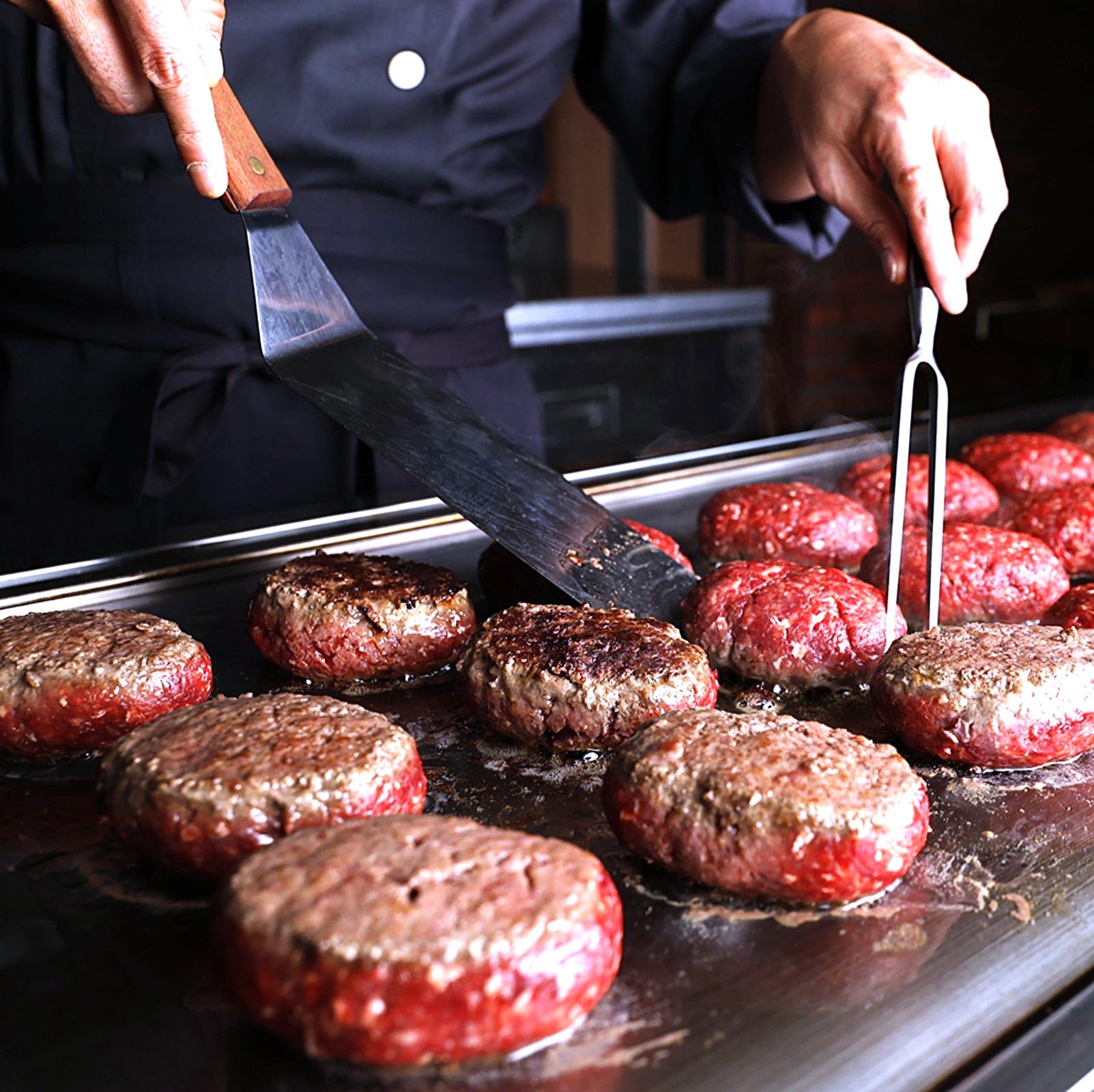 かねきち山本。レンチン | デミグラスハンバーグ <冷凍限定商品>