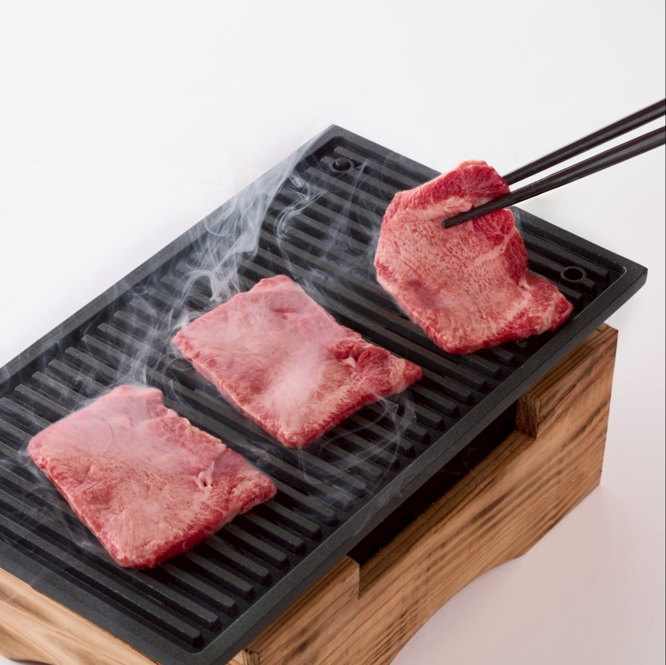 近江牛 厳選牛タン300g（生搾りレモンだれ付き）